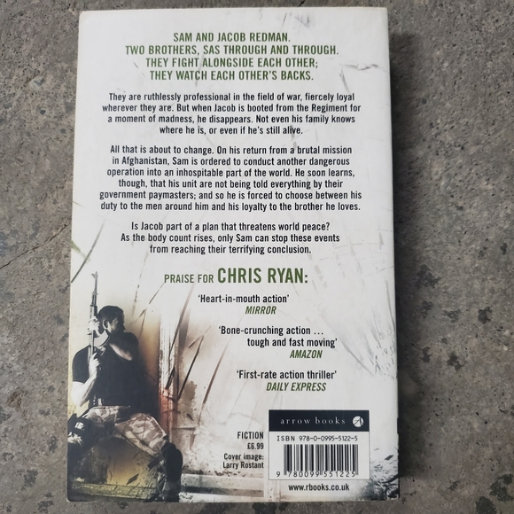 SIGNED Who Dares Wins by Chris Ryan (paperback book) - Picture 6 of 8